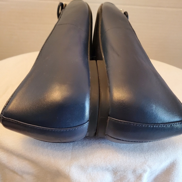 Vionic Klara Leather Navy Blue Ballet Flats, Size 8.5 Wide - Picture 8 of 12
